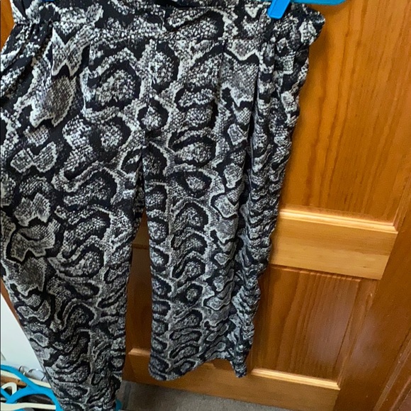 Snakeskin print wide leg trousers - Picture 2 of 5